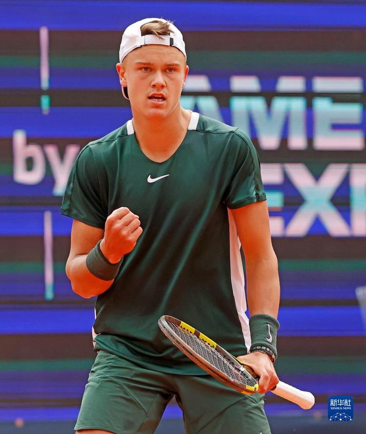 的竞技场上 的竞技场上